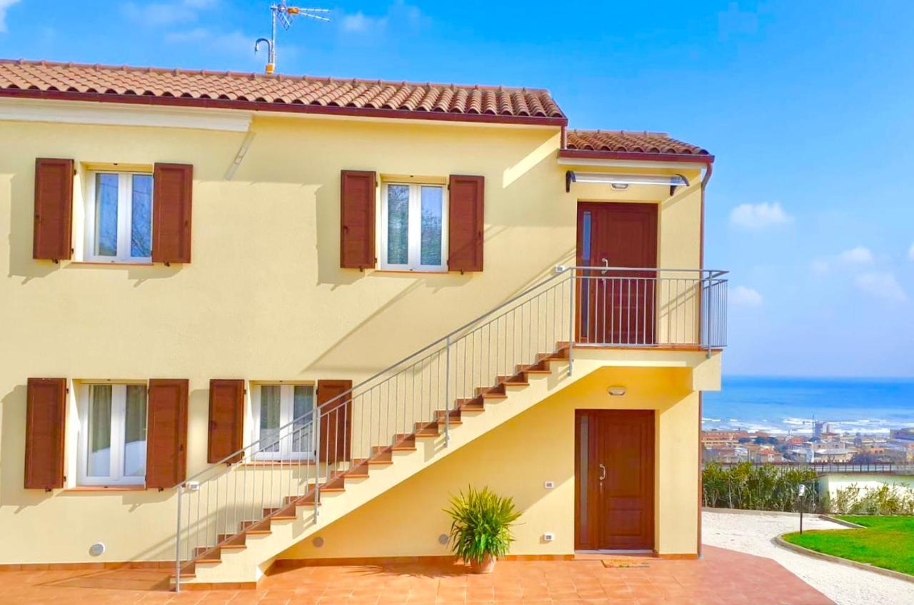 Casa Vacanze Con Vista Mare E Giardino - Amanecer Marzocca di Senigallia Exterior photo