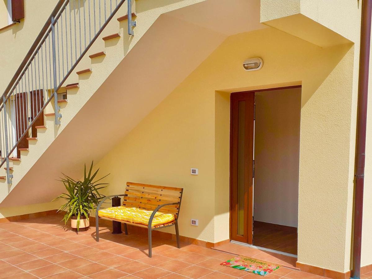 Casa Vacanze Con Vista Mare E Giardino - Amanecer Marzocca di Senigallia Exterior photo